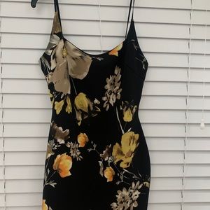 i’m selling a cute flower fitted dress!